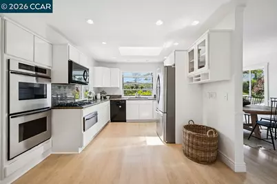 8 Ketelsen Ct, Moraga, CA 94556 - Photo 8