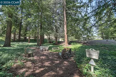1417 Oakmont Dr #2, Walnut Creek, CA 94595 - Photo 12
