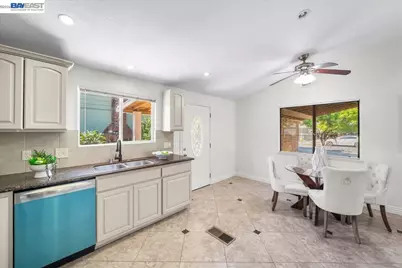 2170 Ralmar Ave, East Palo Alto, CA 94303 - Photo 10