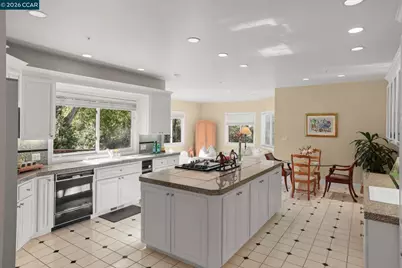 4 Julianna, Moraga, CA 94556 - Photo 8