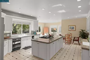 4 Julianna, Moraga, CA 94556 - Photo 8