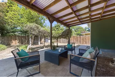 16010 Via Sevilla, San Lorenzo, CA 94580 - Photo 20