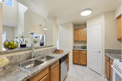 5350 Dunlay Dr #412, Sacramento, CA 95835 - Photo 14