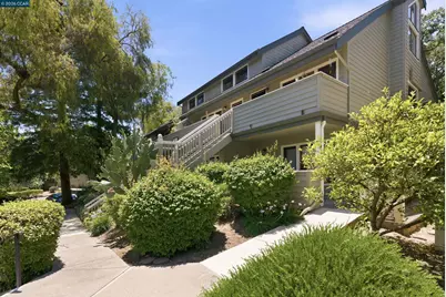 400 Suntree Ln #402, Pleasant Hill, CA 94523 - Photo 2