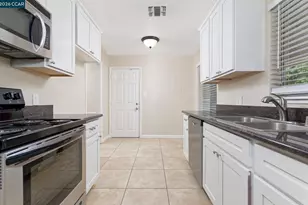 4300 42nd Ave, Sacramento, CA 95824 - Photo 2