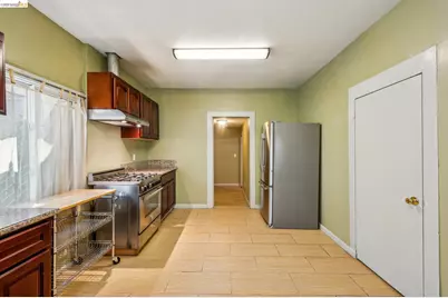 1820 International Blvd, Oakland, CA 94606 - Photo 8