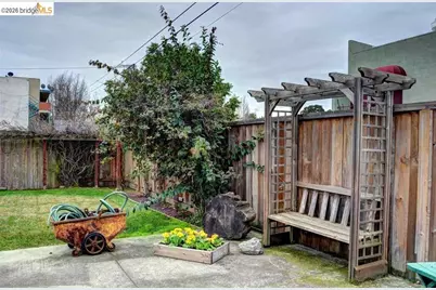 986 Kains Ave, Albany, CA 94705 - Photo 22