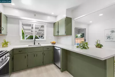 17381 Via La Jolla, San Lorenzo, CA 94580 - Photo 10