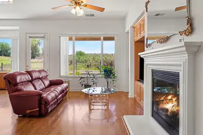 979 Centennial Dr, Brentwood, CA 94513 - Photo 10
