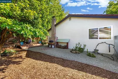 1924 Woodmoor Ct, Concord, CA 94518 - Photo 14