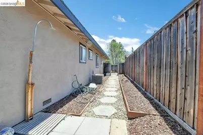 1249 Heavenly Dr, Martinez, CA 94553 - Photo 36