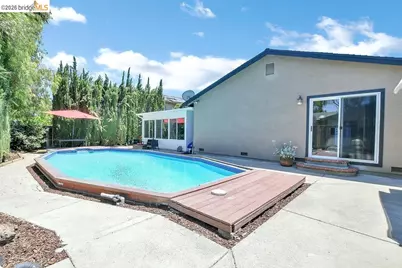1249 Heavenly Dr, Martinez, CA 94553 - Photo 32