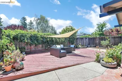 1249 Heavenly Dr, Martinez, CA 94553 - Photo 4