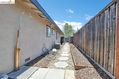 1249 Heavenly Dr, Martinez, CA 94553 - Photo 38
