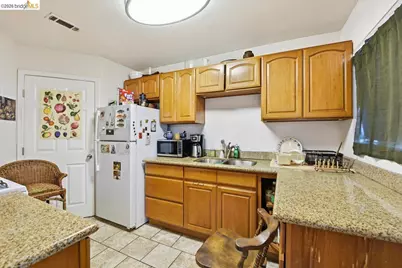 5936 Martin Luther King Jr Way, Oakland, CA 94609 - Photo 60