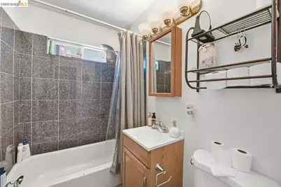 5936 Martin Luther King Jr Way, Oakland, CA 94609 - Photo 14