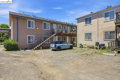 5936 Martin Luther King Jr Way, Oakland, CA 94609 - Photo 6
