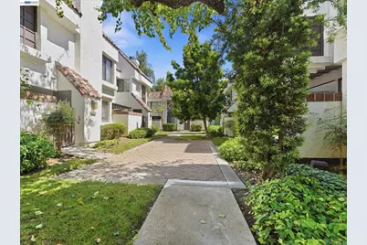 19811 Portal Plaza, Cupertino, CA 95014 - Photo 22
