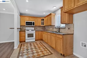2836 Myrtle St, Oakland, CA 94608 - Photo 42