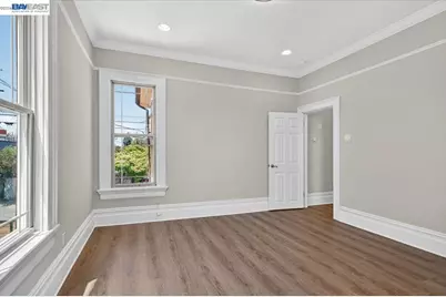 2836 Myrtle St, Oakland, CA 94608 - Photo 32