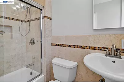 2836 Myrtle St, Oakland, CA 94608 - Photo 20