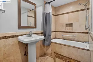 2836 Myrtle St, Oakland, CA 94608 - Photo 54