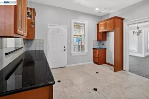 2836 Myrtle St, Oakland, CA 94608 - Photo 44