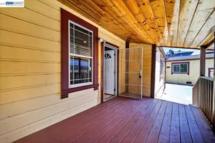 2836 Myrtle St, Oakland, CA 94608 - Photo 10