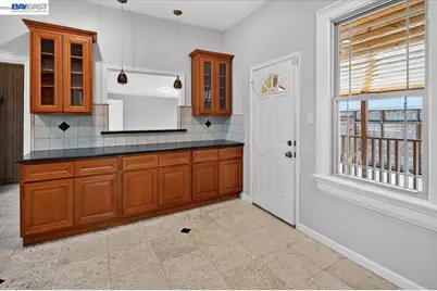 2836 Myrtle St, Oakland, CA 94608 - Photo 46