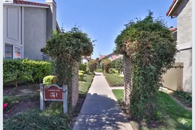 1327 Star Bush Ln, San Jose, CA 95118 - Photo 26