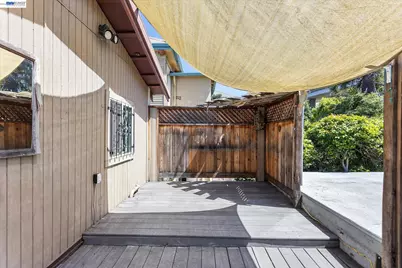 3246 Mlk Jr. Way, Oakland, CA 94609 - Photo 32