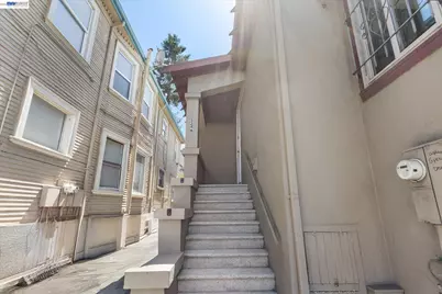 3246 Mlk Jr. Way, Oakland, CA 94609 - Photo 6