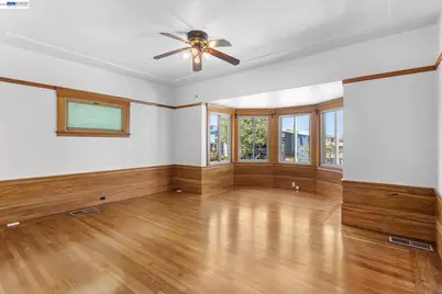 3246 Mlk Jr. Way, Oakland, CA 94609 - Photo 2