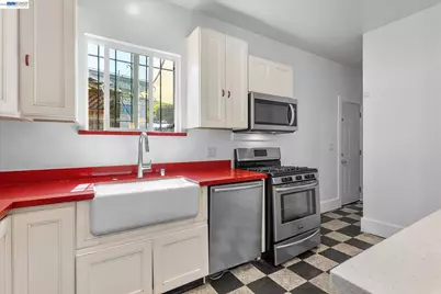 3246 Mlk Jr. Way, Oakland, CA 94609 - Photo 18