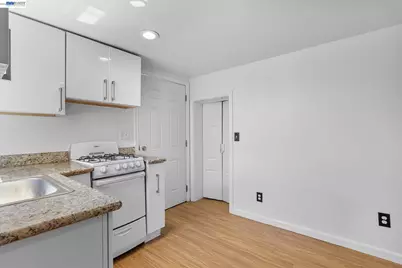 3246 Mlk Jr. Way, Oakland, CA 94609 - Photo 40