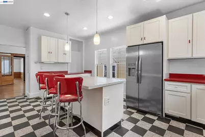3246 Mlk Jr. Way, Oakland, CA 94609 - Photo 12