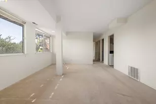 7279 Snake Rd, Oakland, CA 94611 - Photo 20