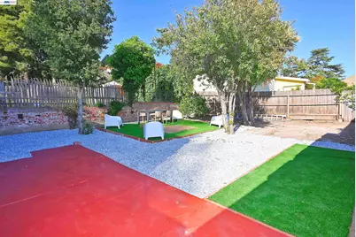 2732 Garden St, Oakland, CA 94601 - Photo 30