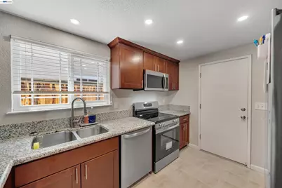 1820 Willow Creek Dr, Tracy, CA 95376 - Photo 12