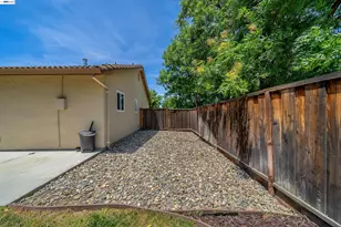 1820 Willow Creek Dr, Tracy, CA 95376 - Photo 24