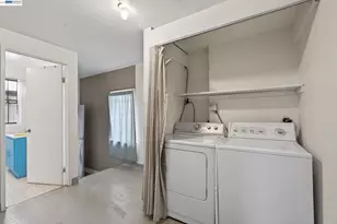 1227 33rd St, Oakland, CA 94610 - Photo 48