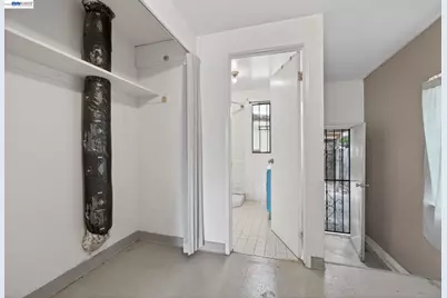 1227 33rd St, Oakland, CA 94610 - Photo 56