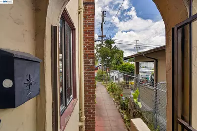 1227 33rd St, Oakland, CA 94610 - Photo 10