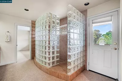 5666 Oakmont Ct, Discovery Bay, CA 94505 - Photo 32