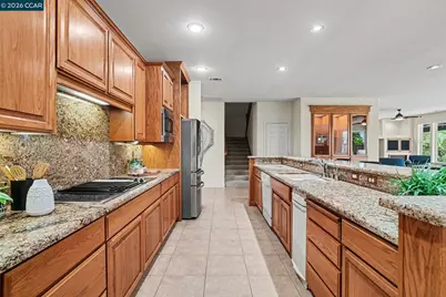 5666 Oakmont Ct, Discovery Bay, CA 94505 - Photo 16