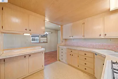 18 Galloway Dr, Concord, CA 94520 - Photo 12