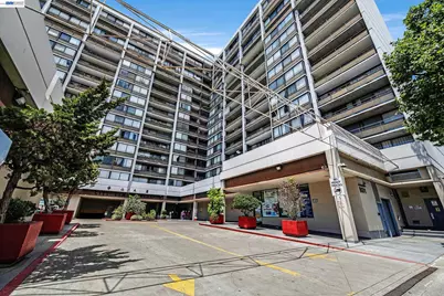 801 Franklin St #607, Oakland, CA 94607 - Photo 2