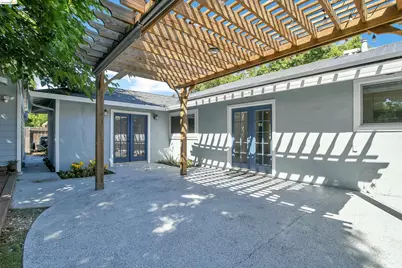 2124 Ahneita Dr, Pleasant Hill, CA 94523 - Photo 24