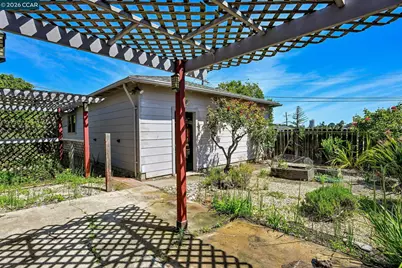 2110 Pomona Ave, Martinez, CA 94553 - Photo 22