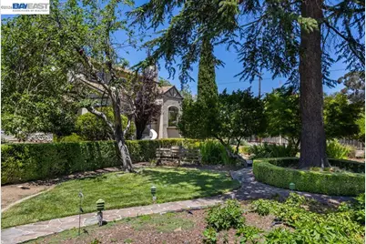 3354 D St, Hayward, CA 94541 - Photo 38
